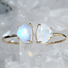 Lade das Bild in den Galerie-Viewer, AAA High Quality Zwillingsarmband Regenbogen Mondstein Gold

