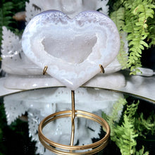 Lade das Bild in den Galerie-Viewer, Achat Druzy Herz mit Stand
