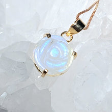 Lade das Bild in den Galerie-Viewer, Kettenanhänger Regenbogen Mondstein Rose Gold
