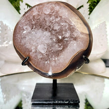 Lade das Bild in den Galerie-Viewer, Achat Cluster auf Stand
