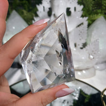 Lade das Bild in den Galerie-Viewer, Bergkristall Freeform
