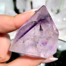 Lade das Bild in den Galerie-Viewer, Amethyst Freeform mit Phantomen
