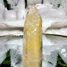 Lade das Bild in den Galerie-Viewer, Golden Healer Turm
