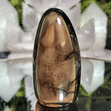 Lade das Bild in den Galerie-Viewer, Rauchquarz Freeform
