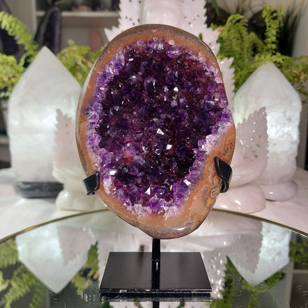 High Quality Amethyst Cluster auf Stand