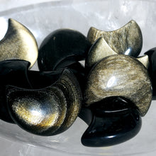Lade das Bild in den Galerie-Viewer, Obsidian Mond mit goldenem Flash (Größe M)
