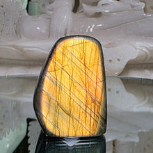 Lade das Bild in den Galerie-Viewer, High Quality Labradorit Freeform

