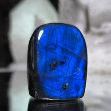 Lade das Bild in den Galerie-Viewer, High Quality Labradorit Freeform
