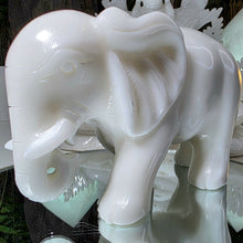Lade das Bild in den Galerie-Viewer, Großer Weißer Marmor Elefant
