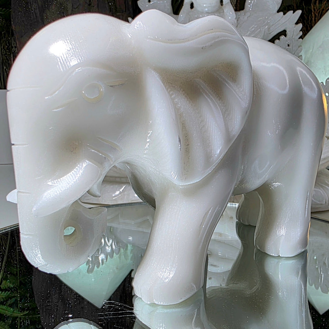 Großer Weißer Marmor Elefant