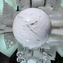 Lade das Bild in den Galerie-Viewer, Achat Druzy Kugel mit Stand
