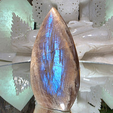Lade das Bild in den Galerie-Viewer, Sonnenstein Mondstein Spitze
