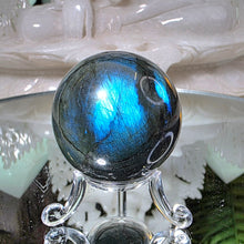 Lade das Bild in den Galerie-Viewer, Labradorit Kugel mit Stand
