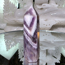 Lade das Bild in den Galerie-Viewer, Chevron Amethyst Turm
