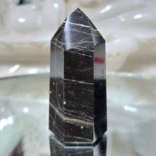 Lade das Bild in den Galerie-Viewer, Turmalin Turm (stärkster Schutzstein)
