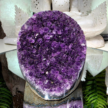 Lade das Bild in den Galerie-Viewer, Amethyst Freeform
