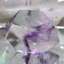 Lade das Bild in den Galerie-Viewer, Amethyst Freeform mit Phantom
