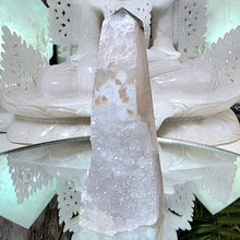 Lade das Bild in den Galerie-Viewer, Achat Druzy Turm
