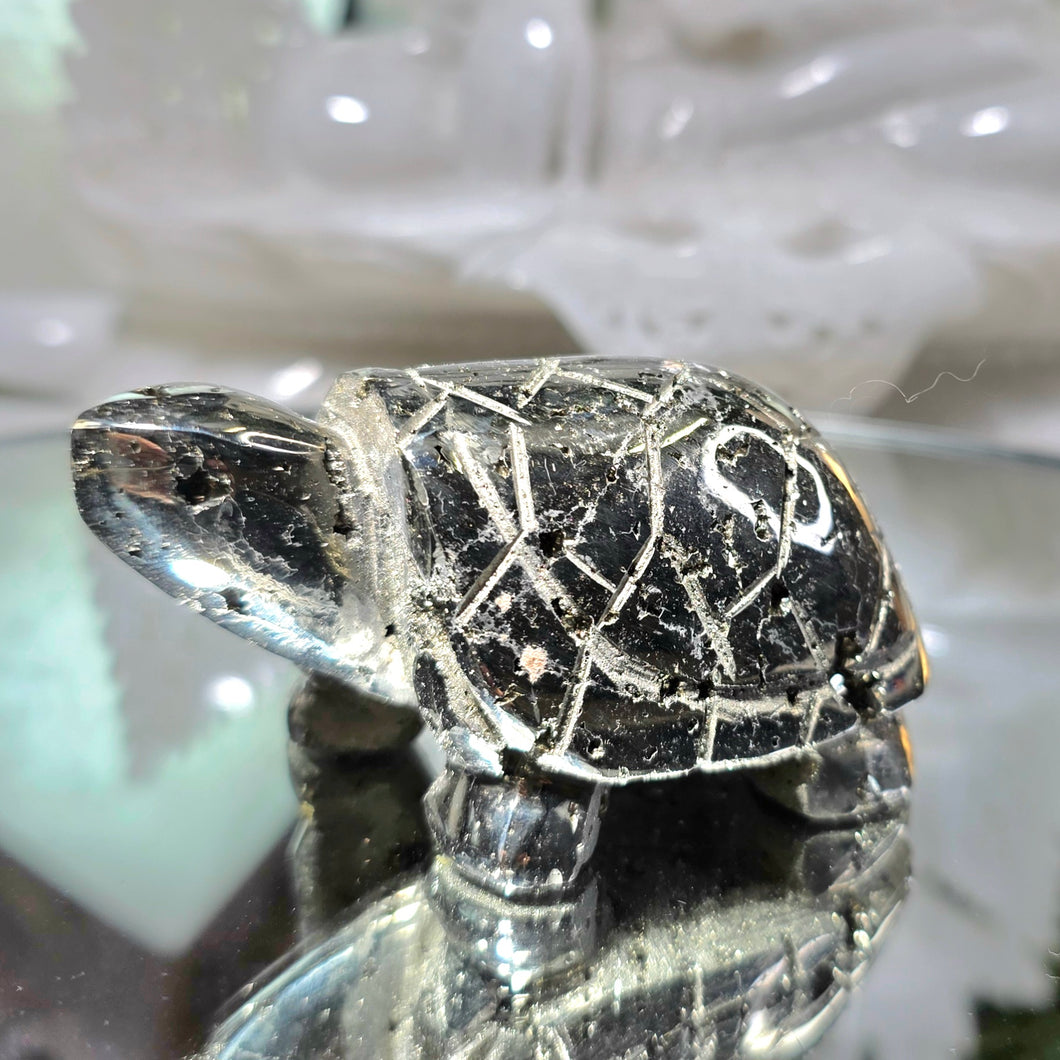 Pyrit Schildkröten Carving