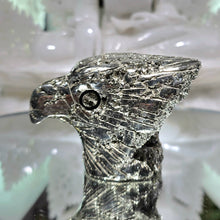 Lade das Bild in den Galerie-Viewer, Pyrit Adler Carving
