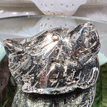 Lade das Bild in den Galerie-Viewer, Pyrit Bären Carving

