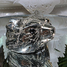 Lade das Bild in den Galerie-Viewer, Pyrit Bären Carving
