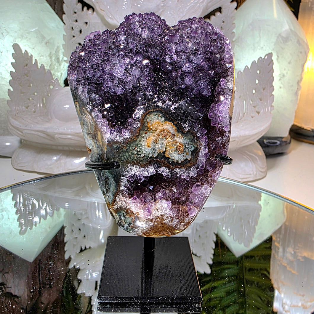 Amethyst Cluster mit Stand