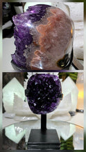 Lade das Bild in den Galerie-Viewer, AAA High Quality Amethyst auf Stand
