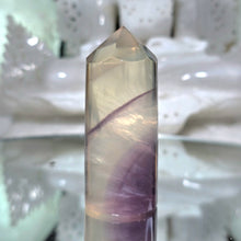 Lade das Bild in den Galerie-Viewer, Fluorit Turm
