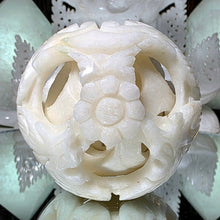 Lade das Bild in den Galerie-Viewer, Handmade 3 Kugeln in der Kugel
