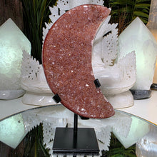 Lade das Bild in den Galerie-Viewer, Regenbogen Amethyst Mond auf Stand
