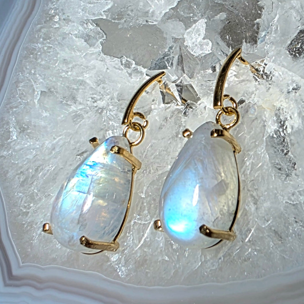 Ohrringe High Quality Regenbogen Mondstein Gold