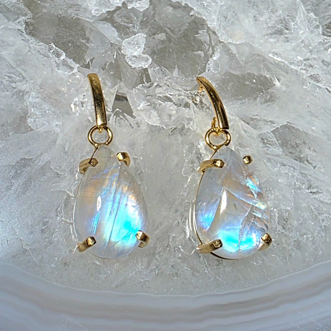 Ohrringe High Quality Regenbogen Mondstein Gold