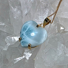 Lade das Bild in den Galerie-Viewer, High Quality Kettenanhänger Larimar Gold

