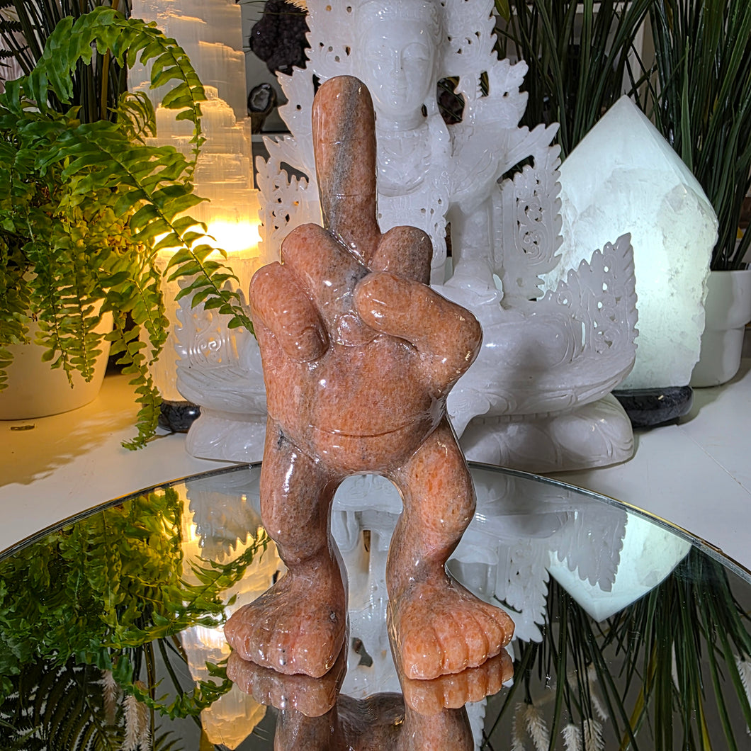 Mittelfinger Carving