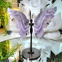 Lade das Bild in den Galerie-Viewer, Amethyst Chevron Schmetterling mit Stand
