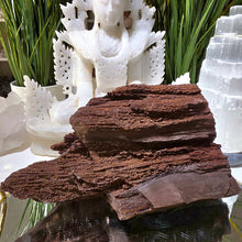 Lade das Bild in den Galerie-Viewer, Feenholz permineralisiertes fossiles Holz

