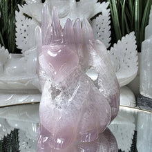 Lade das Bild in den Galerie-Viewer, Achat Druzy Fuchs Carving
