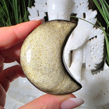 Lade das Bild in den Galerie-Viewer, Obsidian Mond mit goldenem Flash
