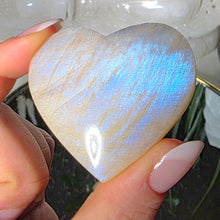 Lade das Bild in den Galerie-Viewer, Mondstein Herz
