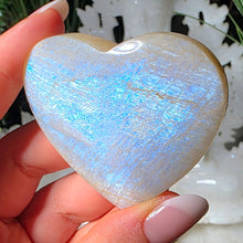 Lade das Bild in den Galerie-Viewer, Mondstein Herz
