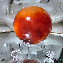 Lade das Bild in den Galerie-Viewer, Karneol Kugel mit Stand
