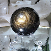 Lade das Bild in den Galerie-Viewer, Obsidian Kugel mit goldenem Flash
