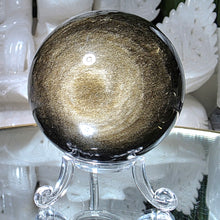 Lade das Bild in den Galerie-Viewer, Obsidian Kugel mit goldenem Flash
