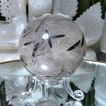 Lade das Bild in den Galerie-Viewer, Turmalinquarz Kugel (stärkster Schutzstein)
