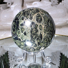 Lade das Bild in den Galerie-Viewer, Eldarit Kugel mit Stand
