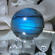 Lade das Bild in den Galerie-Viewer, Labradorit Kugel mit Stand
