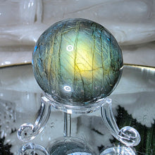 Lade das Bild in den Galerie-Viewer, Labradorit Kugel mit Stand
