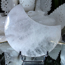 Lade das Bild in den Galerie-Viewer, Bergkristall Mond auf Stand (Aufladeplatte)
