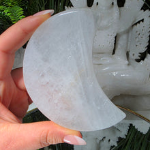 Lade das Bild in den Galerie-Viewer, Bergkristall Mond auf Stand (Aufladeplatte)

